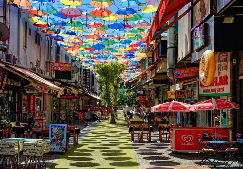 سفر به استانبول و آنتالیا - آژانس نگین پرواز پارس