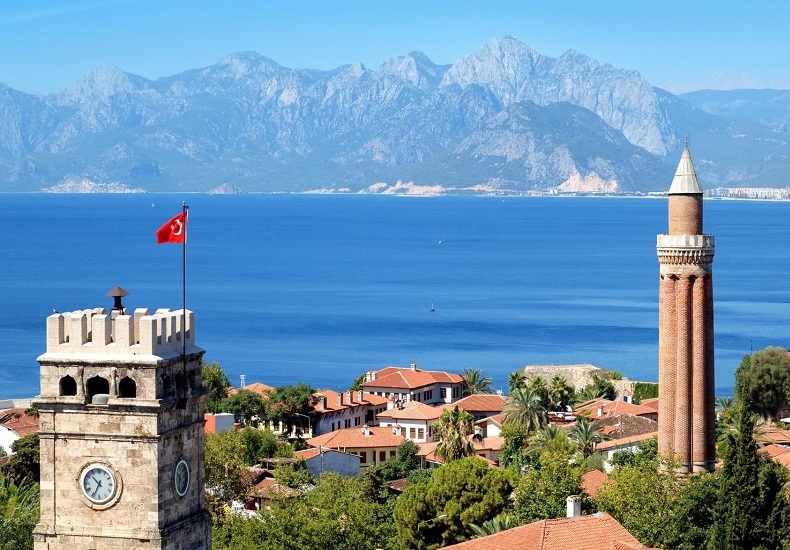 سفر به استانبول و آنتالیا - آژانس نگین پرواز پارس